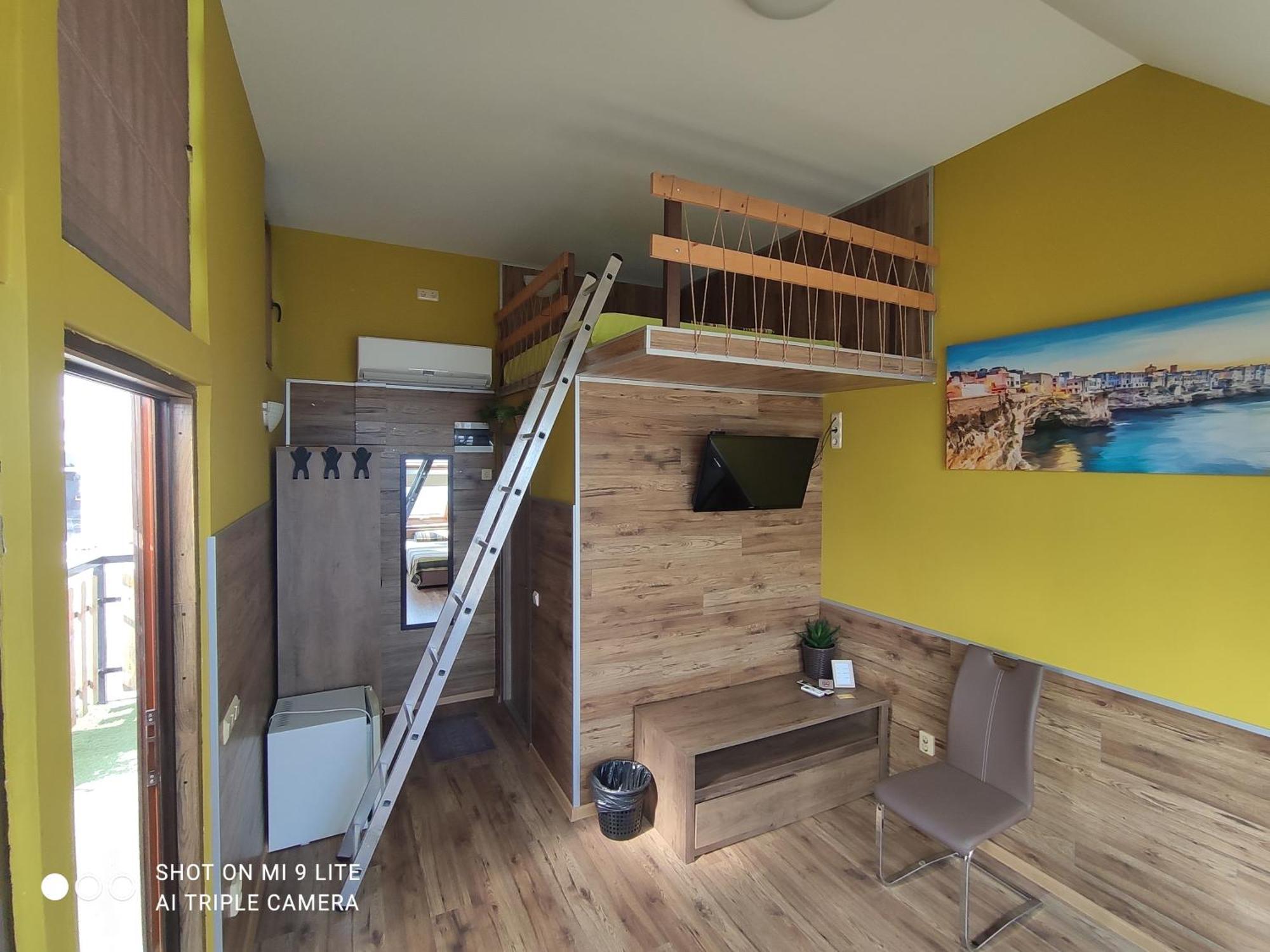 Hemingway Rooms In Happy Beach ヴァルナ エクステリア 写真