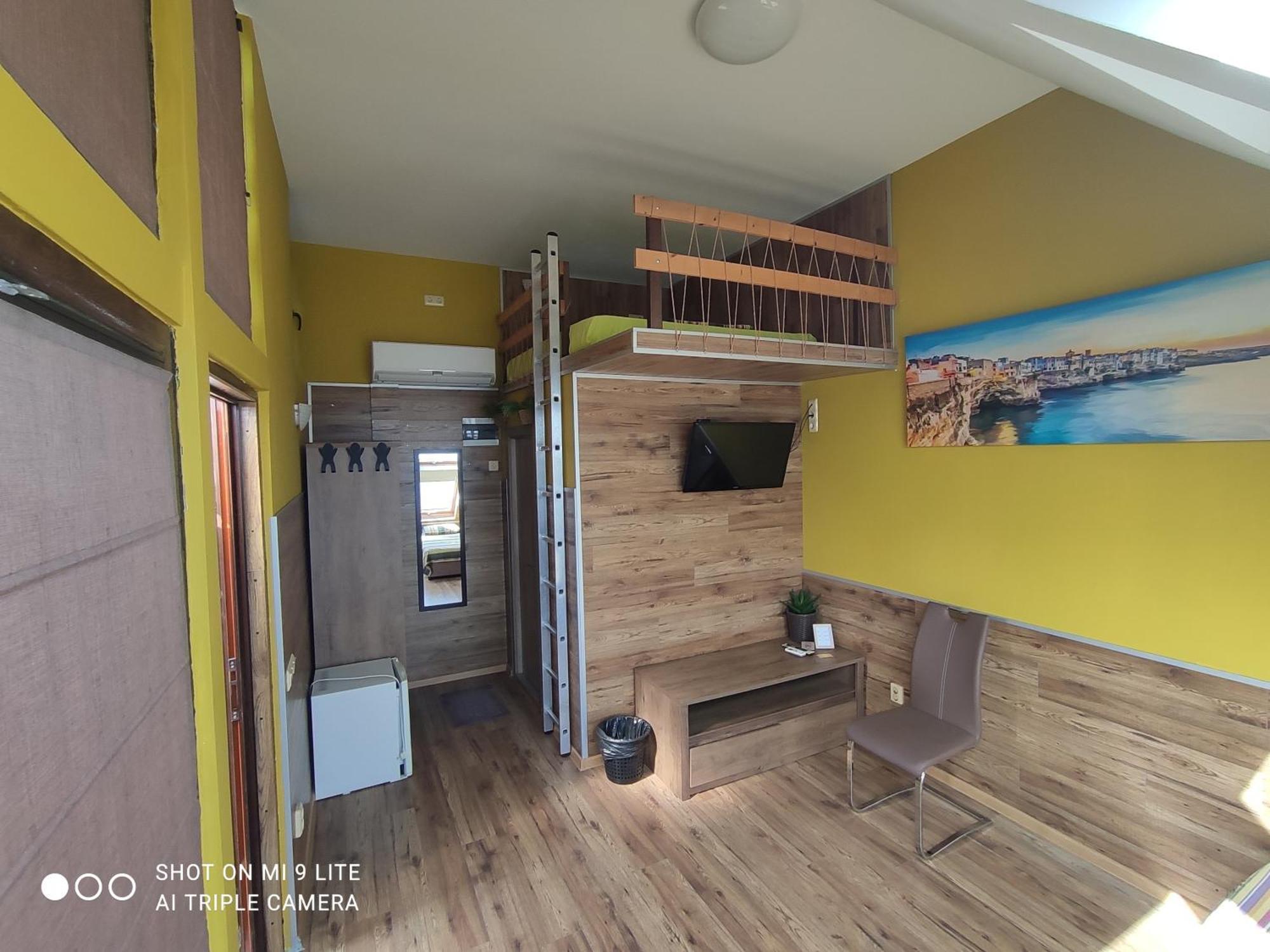 Hemingway Rooms In Happy Beach ヴァルナ エクステリア 写真